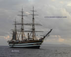 nave scuola amerigo vespucci alla fonda