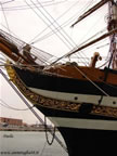 nave scuola Amerigo Vespucci Livorno polena e arabeschi in foglia d'oro
