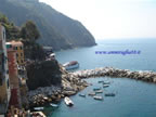 Cinque Terre Riomaggiore porto barca a vela