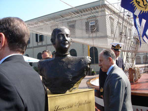 busto Agostino Straulino