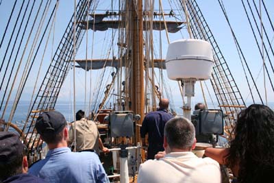 sui pennoni nave scuola Amerigo Vespucci