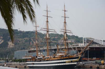 nave scuola amerigo vespucci a barcellona