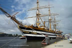 lavori in porto nave amerigo vespucci amburgo