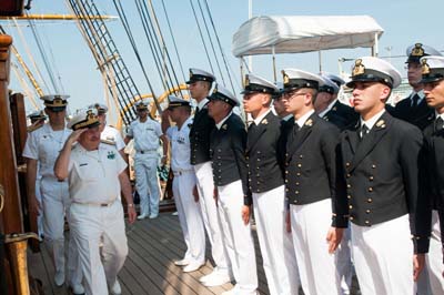 nave scuola amerigo vespucci a Livorno