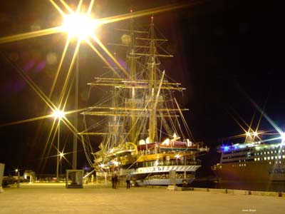nave scuola amerigo vespucci a Livorno
