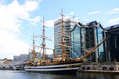 nave scuola amerigo vespucci  ormeggio londra