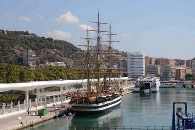 nave scuola amerigo vespucci ormeggio malaga