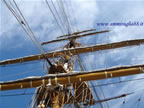 nave scuola amerigo vespucci porto di Livorno albero e pennoni