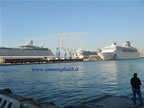 navi da crociera ormeggio porto di Livorno