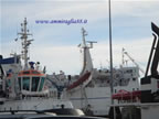 lavori ad una scialuppa porto di Livorno