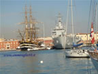 nave san Giusto e nave Amerigo Vespucci a Livorno