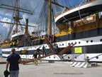 manovre del vespucci per salpare porto di livorno