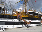 manovre del vespucci per salpare porto di livorno