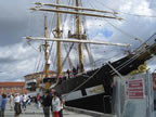 manovre del vespucci per salpare porto di livorno