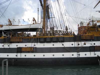 salpa la nave scuola amerigo vespucci