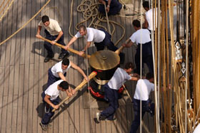 nave scuola amerigo vespucci lavori vita a bordo