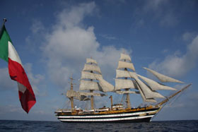 nave scuola amerigo vespucci lavori vita a bordo