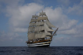 nave scuola amerigo vespucci lavori vita a bordo
