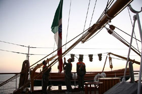 nave scuola amerigo vespucci lavori vita a bordo