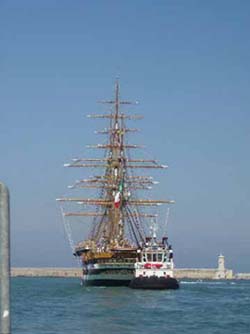 nave Vespucci a Livorno