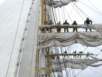 a riva nave scuola amerigo vespucci