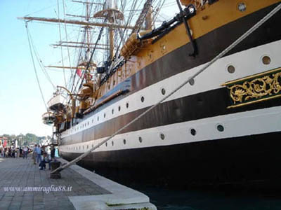 nave Vespucci all'ormeggio